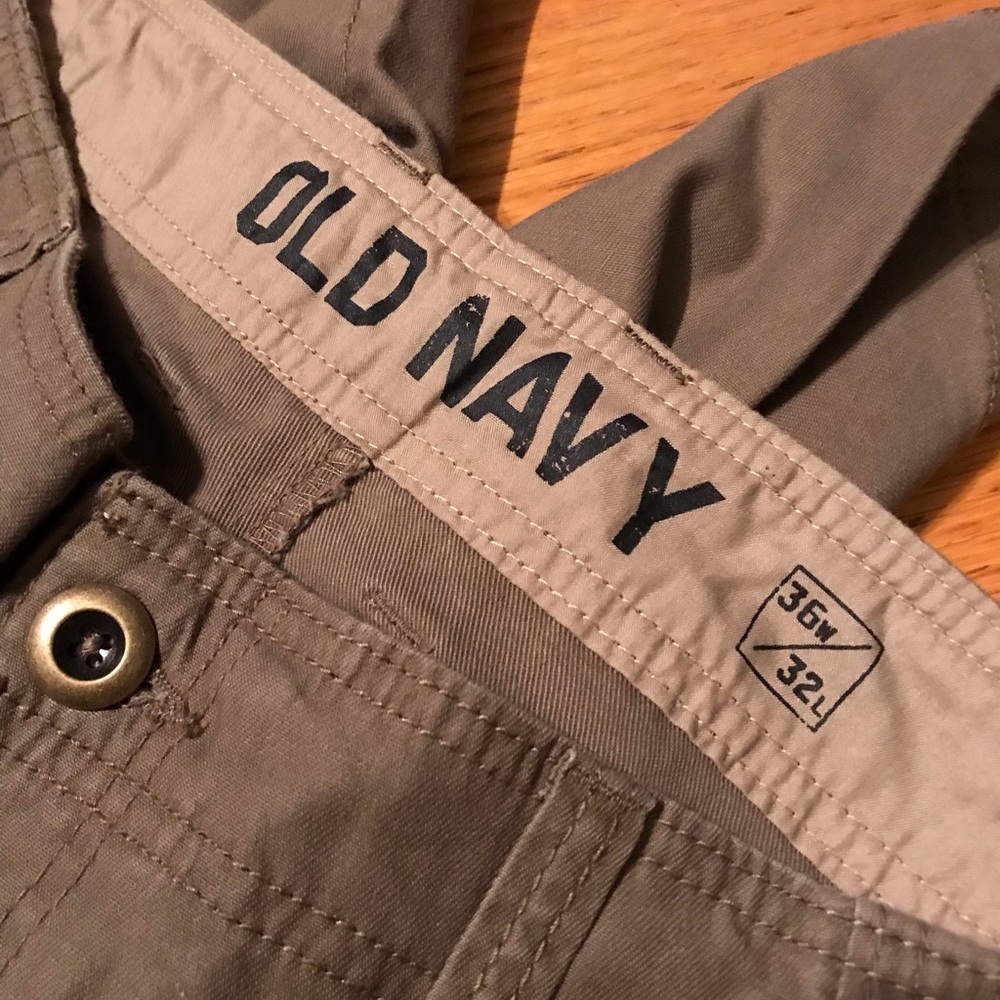 Old navy cargo pants 36x32